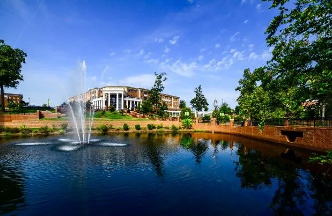 جامعة هاي بوينت