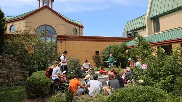 جامعة لاروش