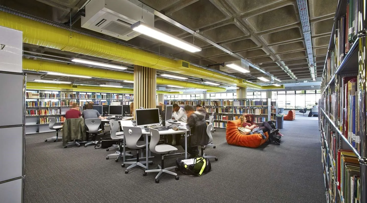 جامعة بورتسموث