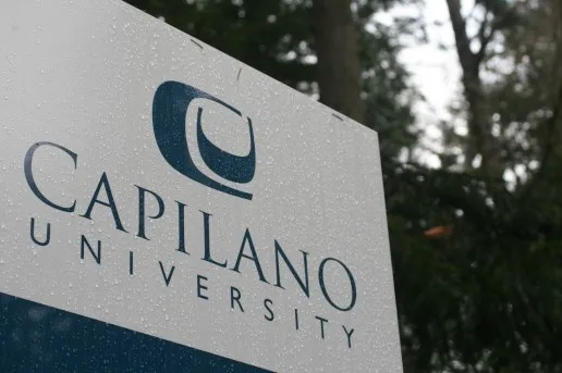 جامعة كابيلانو logo